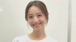 佐々木希 大胆背中見せの“うさぎ”姿に変身！？デビュー20周年記念Tシャツ着用し“うさ耳”ポーズも披露「別格やねん！」「天使や」と絶賛の声