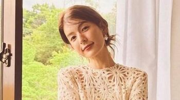 「見返り美人！」スザンヌ(37)  大胆美背中を見せた上品なドレス姿を披露　驚きの夏バテ対策方法も明かす