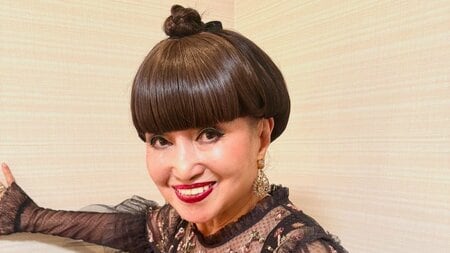 黒柳徹子 “本当の髪形”公開し「玉ねぎの中身初めて」と反響続々！“富士額”際立つおでこ全開の超貴重ショット「地毛の艶感お綺麗」