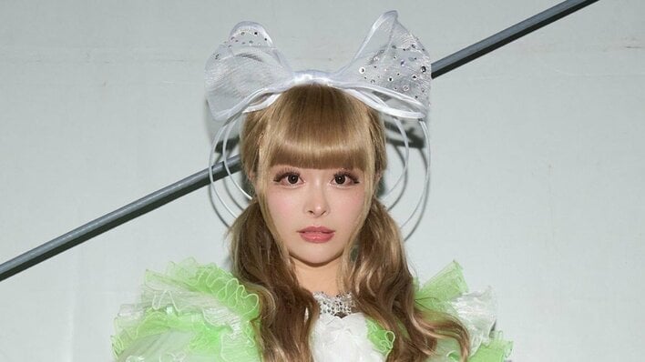 きゃりーぱみゅぱみゅ “遺伝感じる”1歳長女の将来有望なダンス姿公開！「娘さんもいやほいしてる」曲に合わせロッキン舞台袖で踊る様子に「ステップが最高」