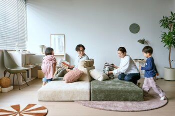 デンマーク発・新ソファブランド「FUUMA」がデビュー。フロアソファ「FOAMY」の特設ページを公開