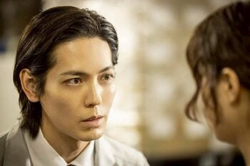 磯貝（横山裕）とヒナタ（関水渚）が疑う謎の男・鰐淵を演じる猪塚健太「鰐淵という人間の独特の無邪気さにこだわりました」『今夜もシリアルキラーと待ち合わせ』