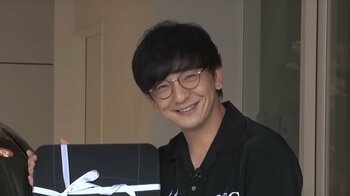 パンサー向井 人生初の愛車レクサスを披露！黒×白のシックな色合いに「内装カッコいい」しかし念願の愛車は現在修理中！？