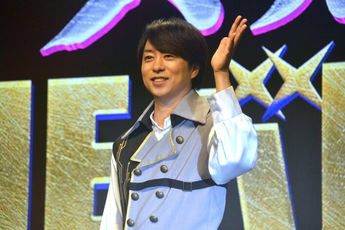 【写真】満面の笑顔！櫻井翔の写真を見る