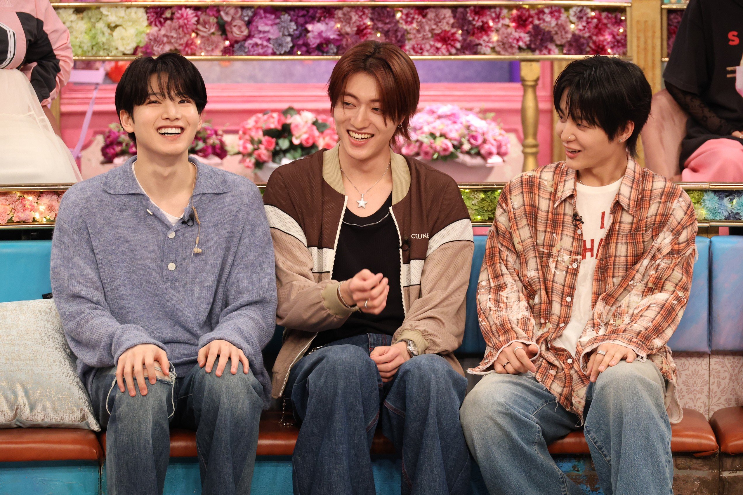 TREASURE 交際1年記念のプレゼントはJIHOON＝海外旅行、JUNKYU＝花とチュー♡彼女から女友達の連絡先を消してと言われたら、HARUTO「その時点でダメ」<br /><br />