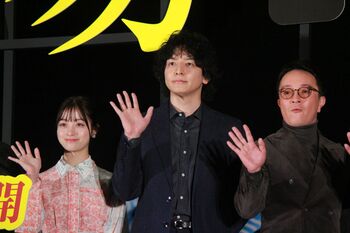 生田斗真＆濱田岳 橋本環奈が寒さで震える中、入浴「あ～気持ちいいな！」