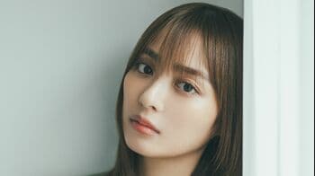 内田理央　大きな瞳に吸い込まれそうな“目力半端ない”ショットを公開！バッチリアイメイクに称賛の声「顔面最強」