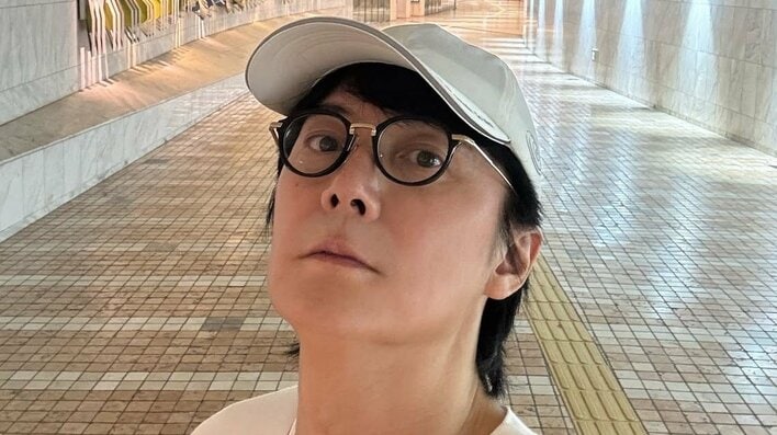 福山雅治 “変装なし”で大阪に降臨！プライベート感あふれる装いで堂々自撮りショットに「いつも通ってるとこ！」「昨日やったらおったのに笑」