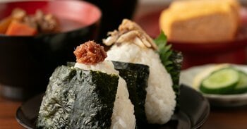 【開店1周年】麹のおむすび専門店「麴結」、感謝を込めて“１月中毎日お赤飯20円引き”＆手作り佃煮プレゼントの周年祭を開催