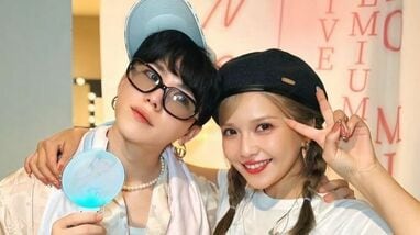 活動休止中「AAA」宇野実彩子＆末吉秀太 再会での熱いハグショットを