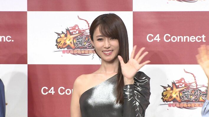 深田恭子、膝上20センチのミニスカドレスを着こなすも「めざましくんの格好は」