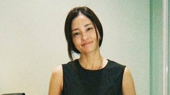 「セクシーすぎる」黒木メイサ 腰開きのタイトな黒ノースリーブワンピ姿を公開！肌見せした大人の魅力あふれる姿に「素敵です」