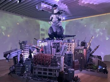 ゴジラ生誕70年を記念して問う「ゴジラとは、何か。」20人超の現代アーティストが作品で表現『ゴジラ生誕70周年記念 ゴジラ・THE・アート展』