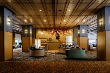 伝統の宿「花もみじ」が贈る、極上の休息。ロビー刷新でさらなる寛ぎへ。