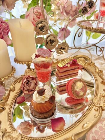 【HAUTE COUTURE CAFE 中目黒】薔薇に彩られた舞踏会をイメージしたロマンティックなアフタヌーンティーが登場！「Rose Masquerade Afternoon Tea」