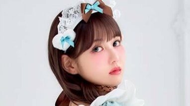 破壊力ありすぎ」佐藤ノア“絶対領域”あらわなミニスカメイド風ショット