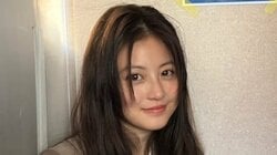 今田美桜 黒キャミ姿で大胆デコルテ肌見せ！透明感際立つツヤ肌に赤リップでにっこり笑顔「眼福です」「疲れが吹っ飛んだ」