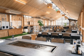 【愛知・知多半島】海も肉も、どちらもよく欲張る。鉄板で楽しむ新スタイル浜焼き登場