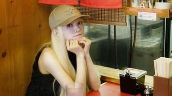 「その小さい身体のどこに…」益若つばさ 金髪×肩出しでラーメン＆チャーハン「お昼ご飯2回食べた」に驚愕の声