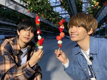 撮影会も決行！高橋恭平＆藤原丈一郎が淡路島の最新スポットへ