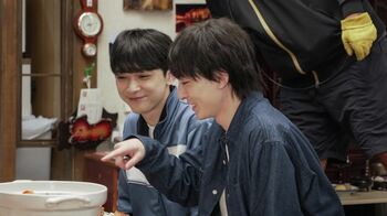 吉沢亮＆高杉真宙“幼なじみ’s”のオフショットが公開『PICU 小児集中治療室』