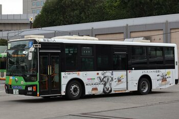 【再販開始後１ヶ月で出荷本数300万本突破！】大きな牛のシェフが都内を走行！ブラックサンダーに次ぐ有楽製菓の新ブランド『ミルクマニア』3月1日からラッピングバス運行開始！