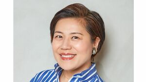 青木さやか “背丈伸びた”高1娘との肩組みツーショットに反響！「最高の笑顔」「将来こんな風になりたい」文化祭の違いに衝撃も