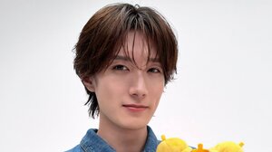 M!LK・山中柔太朗 “ぬいぐるみに優しい”姿に「可愛すぎて滅」とファン悶絶！めざましくんの手を取って…インタビューでのショットに「尊すぎ」