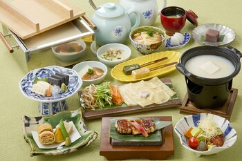 湯葉と豆腐の店 梅の花のヴィーガン懐石が３月リニューアル！100％植物性の「MAGI DASHI 白だし」を使用しさらに美味しく！