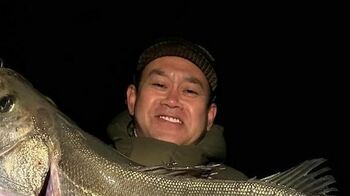 「ドヤ顔でいたら…」宮川大輔 初めて親子でシーバス釣りへ「バスマットぐらいある」大物ゲットした息子にまさかの完敗！？