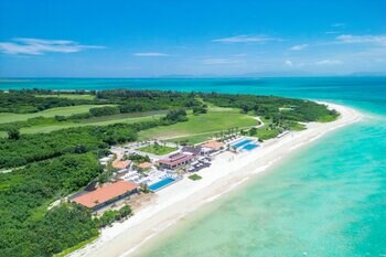 【「はいむるぶし」（沖縄・小浜島）】　澄んだ夜空、爽快な自然、そして絶佳の美食。秋風（あきかじ）の島時間を楽しむウェルビーイングな休日
