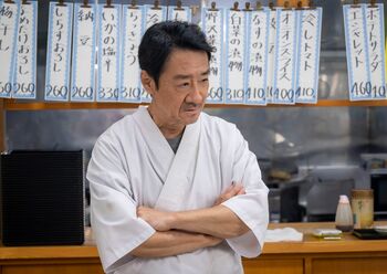 『魔法のリノベ』第8話より、大友康平が無骨な食堂の店主として登場！