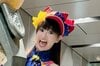 かつみ♥さゆり・さゆり(57) “モンスター級”の美脚を披露！ミニ丈衣装でモンハンの巨大武器持つ姿に「キャラクターのスタイルやん」