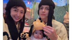 アレク 生後6ヶ月次女がポージング決める「サービスショット」公開！くりくりおめめで「あたち、かわいいでしょ」愛嬌満点な姿にメロメロ