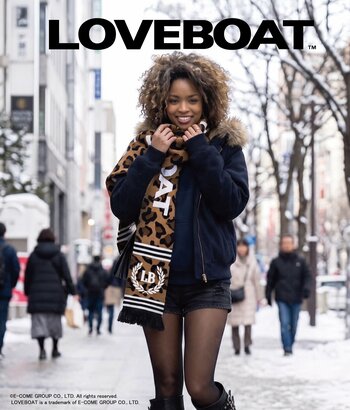 Z世代からY2K世代まで大注目！「LOVEBOAT」からインパクト抜群のヒョウ柄＆ビッグロゴ入りニットマフラーが登場！