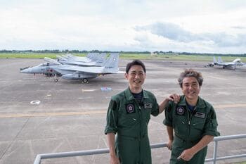 小泉孝太郎＆ムロツヨシの2人旅第3弾！まさかのF-15搭乗、思い出の店、大物ゲスト、涙…サプライズ連発