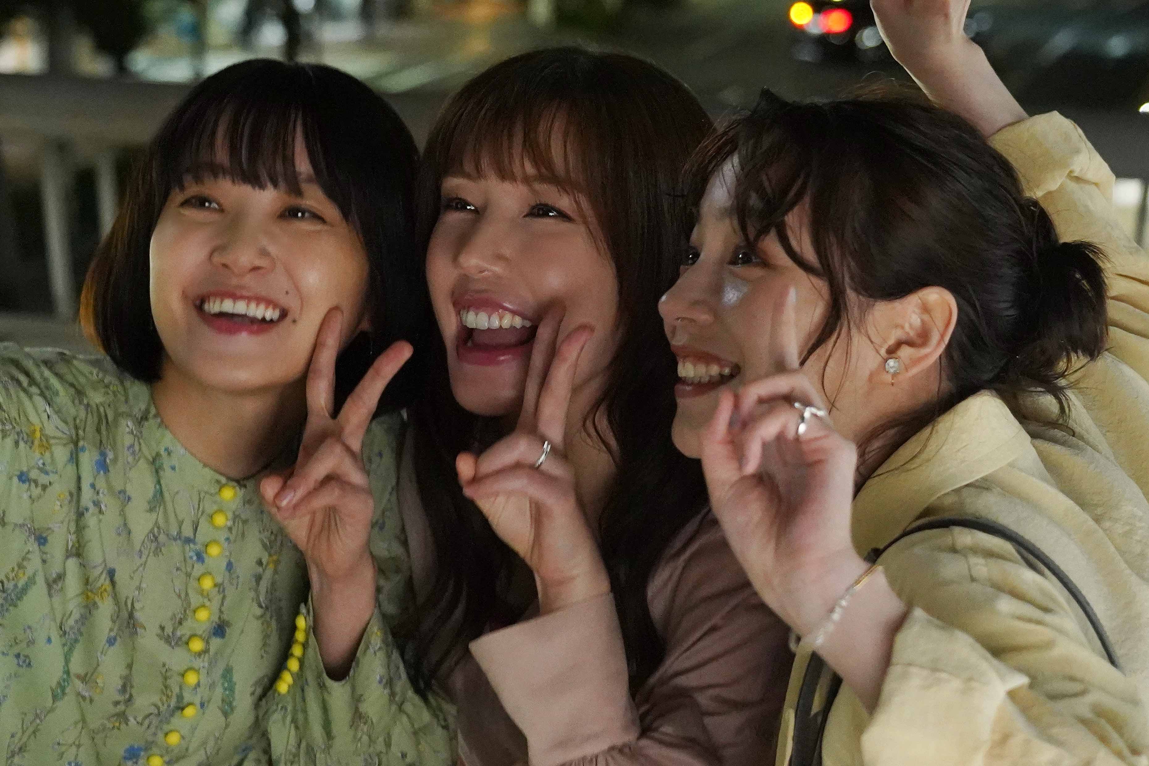 仲里依紗・のん・深川麻衣「昨日はファミレスで語り明かした（笑）」息ぴったりの3人がアイス食べ歩きの約束も！35歳女性のリアルを描く『Tokyo middle 30』インタビュー