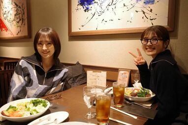 最強先輩後輩コンビ」元NMB48・山本彩 渋谷凪咲との“胸熱2ショット