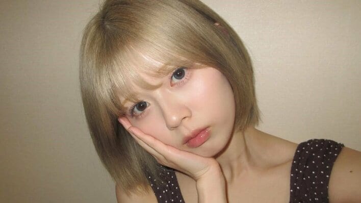 「パジャマ姿？」NiziU・RIKU 自撮りナチュラルショットを公開！透明感あふれるツヤ肌に「天使すぎる」「心奪いにきてる♡」