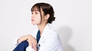 橋本環奈「血の繋がりを感じる」“父”吉田鋼太郎との撮影はアドリブばかり！なんでもこなす向井理の“欠点探し”をすることも『ヤンドク！』撮影裏話