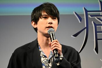 吉沢亮、杉咲花は「黒くて、黒くて、たまに白い」予想外のエピソードで会場を爆笑の渦に