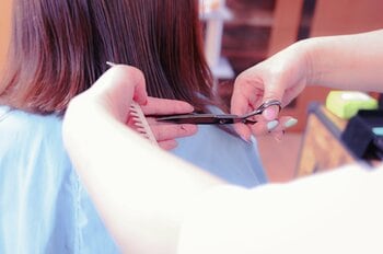 「理美容師を目指す学生向け奨学金（給付型）」2027年度奨学生の募集を６月１日（月）より開始