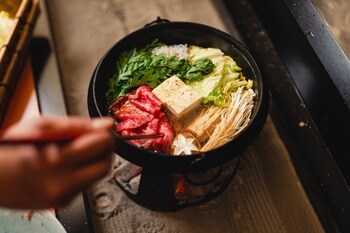 食べログ百名店選出「黒豚ふくや」姉妹店「みふく」が鹿児島中央駅エリアにオープン