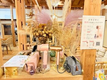 里山の宿×美容家電。千葉・富津「和心村」とDreameがコラボ、旅先のヘアケア体験を提案