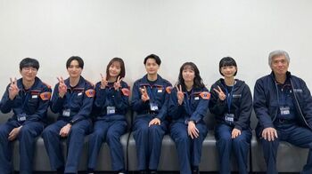 「えぐかわ」清野菜名＆中村ゆりが“ほっぺハート”をキュートに披露！瀬戸康史らとの壮観な集合ショットも『１１９エマージェンシーコール』