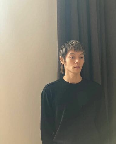 まって好き！」窪田正孝 ロンドンでの自撮り写真披露 魅力あふれる最新