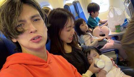 「プライベートジェット！？」川崎希＆アレク 生後9ヵ月次女ら家族5人で沖縄旅行！“世界一周”で貯めたマイル活用のお得旅の様子を公開