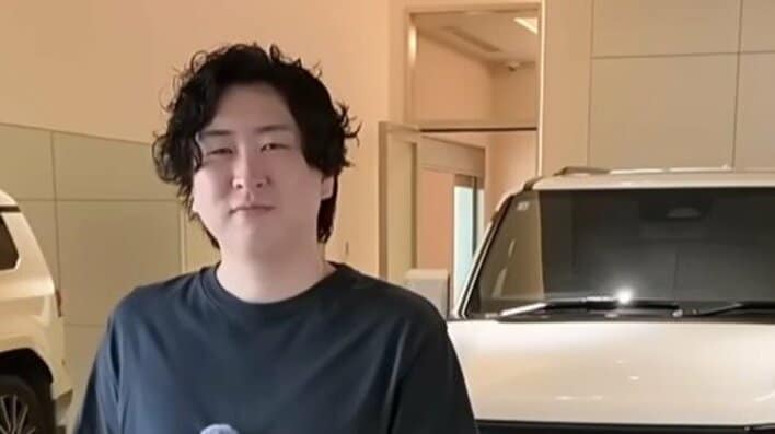【画像6枚】「誕プレの規模が桁違い」人気YouTuber「きまぐれクック」こと かねこさんが購入した約1300万の国産高級車を見る