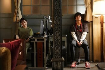 “ボウズ”保（佐野晶哉）の目の前で幼なじみが心停止！「あんたが諦めてどうするの！」朱羅（松本若菜）が喝＜『Dr.アシュラ』第6話完全版＞