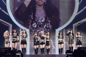 TWICE プレミア級ワールドツアーの東京ドーム追加公演が決定！初披露のパフォーマンスでONCE大熱狂
